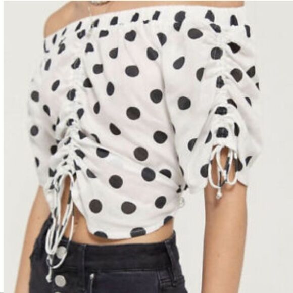 Urban Outfitters Bianca Polka Dot Retro Off Shoulder Crop Top - Picture 8 of 8